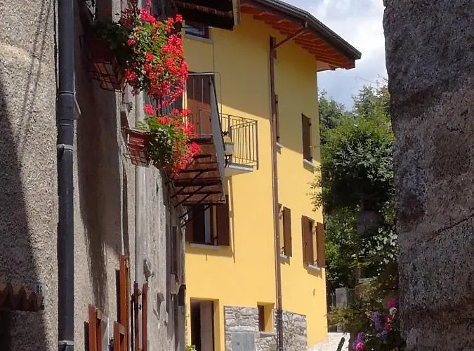 Casa Ramus Valle Camonica a 30 km dal Passo Tonale